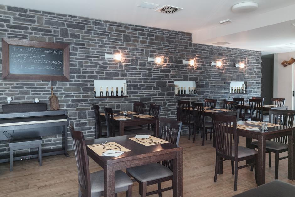 Interijer restorana Bicko, arhivska fotografija